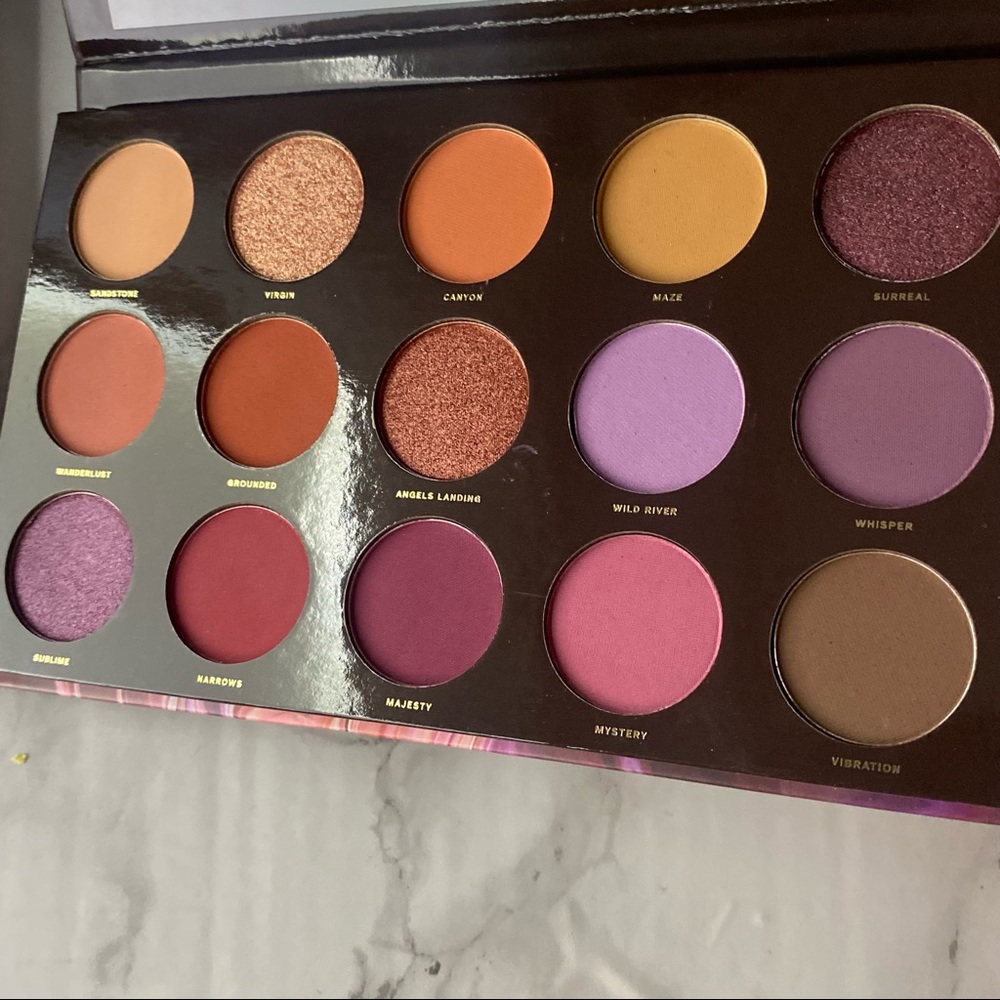 hipdot zion eyeshadow palette $30